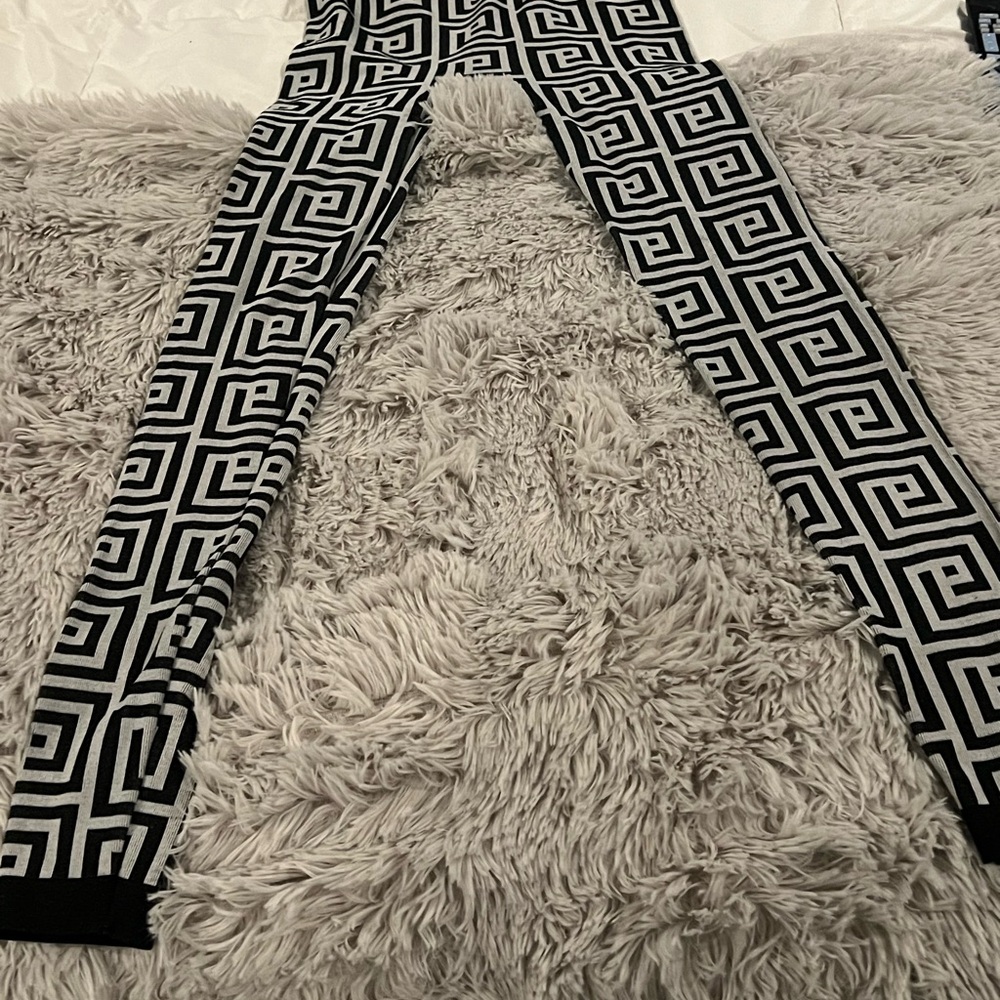 Geometric Black and White Women's Leggings